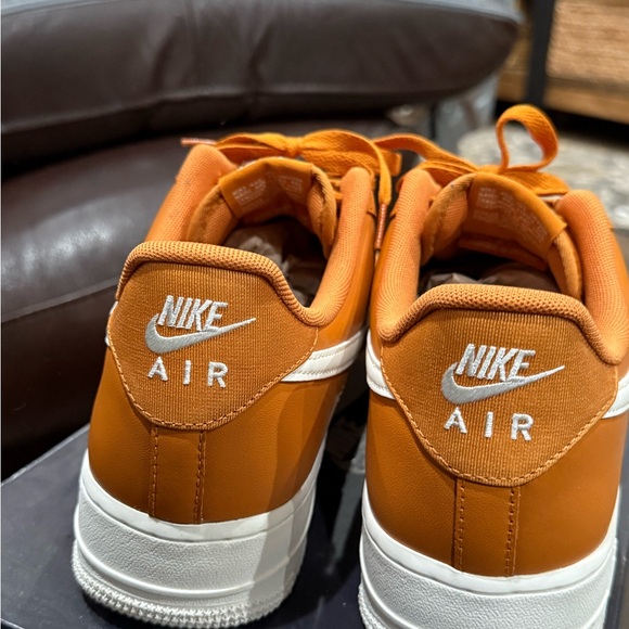 Men’s Nike Air Force One in excellent condition! Size 11 - Picture 3 of 6